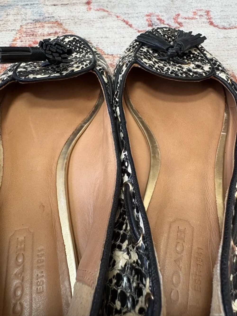 Coach Shoes Snakeskin Print‎ Black White Leather Malika Tassel Flats Loafers 6B